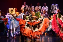 50 años del Grupo de Danzas Carmen López, de Univalle 