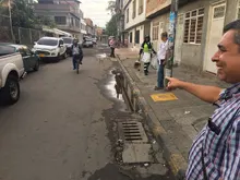 En recorrido del alcalde Armitage se proyectó que programa Adoquines rehabilitará vías de la Comuna 11