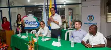 244.000 metros de tela fueron entregados a las beneficiarias del programa en confecciones