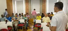 Vigilantes informales de El Peñón reciben capacitación para el buen uso de las Zonas de Estacionamiento Regulado 
