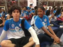 Selección Colombia de voleibol compartió con niños beneficiarios de Deporvida