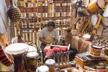 Los portadores de tradición, hacen su agosto en el Petronio Álvarez.
