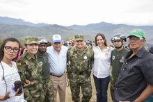 Los caleños abrazaron el cerro de Cristo Rey y se comprometieron a ser sus guardianes