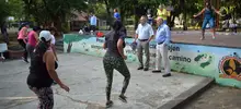 En su visita a los Territorios, Armitage verificó progreso y bienestar en la Comuna 17