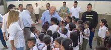 En su visita a los Territorios, Armitage verificó progreso y bienestar en la Comuna 17