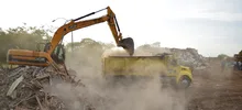 La Alcaldía de Cali continúa con las labores de limpieza de la escombrera de la 50