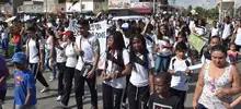 La comuna 13 le caminó a la paz, borrando fronteras