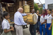 Entrega Instrumentos Musicales en IEO 