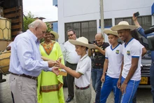 Entrega Instrumentos Musicales en IEO 