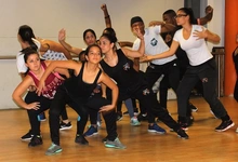 Cuerpo y espíritu ‘abre pista’ con las escuelas de baile que desfilarán en el Salsódromo