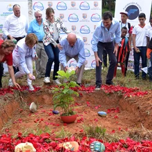 Alcalde Armitage pone la primera piedra del Centro de Integración y Desarrollo Social (CIDES)