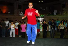Aprenda a bailar los pasos de la salsa caleña en el Parque Alameda 