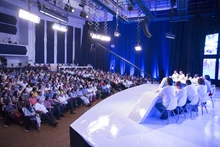 Con las obras del progreso, el gobierno de Maurice Armitage quiere consolidar una ciudad moderna