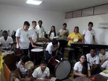 Niños de las escuelas le cantan a su río