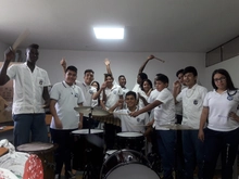 Niños de las escuelas le cantan a su río