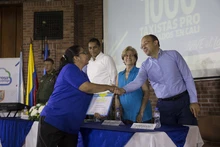 En Cali 1400 taxistas se educan para el progreso