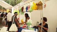 Hilos de esperanza y grandes historias se tejen en la Feria Artesanal para víctimas del conflicto armado