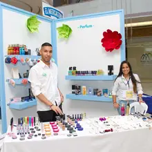 Talento y creatividad en el Mercatón Navideño, 90 expositores. 