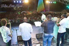 Al ritmo de Peregoyo y su combo Vacaná, el Día del Pacífico celebró sus bodas de plata 20