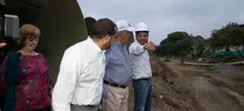 Armitage revisó obras de progreso en salud, medio ambiente y alcantarillado en la Comuna 14
