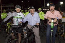 Alcalde Maurice Armitage participó en familia de la Ciclovida Nocturna ‘Cali pa’ vos’ 