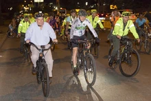 Alcalde Maurice Armitage participó en familia de la Ciclovida Nocturna ‘Cali pa’ vos’ 