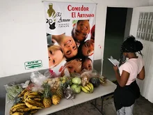 Alimentando Sonrisas continuará con la entrega de mercados a los comedores