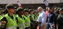 Alcalde Armitage le presenta a los caleños 438 nuevos policías que llegan a reforzar la seguridad de Cali