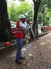 Parque Central arrancó obras haciendo demolición de zona dura