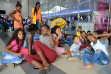 Alcaldía de Cali llevó más de 200 niñas, niños y adolescentes a una función gratuita en Cine Colombia 