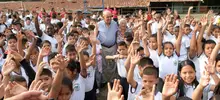 Gobierno de Maurice Armitage aumenta oferta educativa oficial para la comuna 18