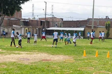 En Pízamos I, el deporte está goleando la violencia y transformando vidas