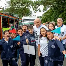 Histórico: alcalde Armitage inaugura 34 instituciones educativas de la zona rural 