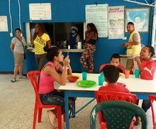 Comedor Juan Pablo II beneficia diariamente a más de 150 personas en la comuna 13 