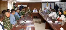 Armitage recibe del Ejército certificado que acredita a Cali como territorio libre de minas antipersonales