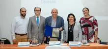 Alianza de Renovación Urbana condecora a Armitage por su compromiso con la transformación del centro de Cali