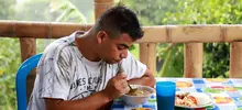 Más de 100 personas se benefician diariamente en el comedor comunitario del corregimiento Golondrinas 