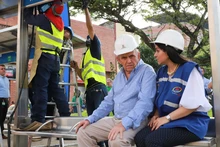 Alcalde Armitage presenta los nuevos 335 paraderos cubiertos del MIO que ya disfrutan los caleños