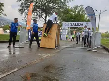Venciendo los propios límites: así se vivió Reto Aventura Cali, la carrera de obstáculos gratuita de la Alcaldía de Cali