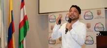 Alcalde Armitage madrugó a la comuna 22 para hablar de las Obras del Progreso