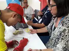 La Alcaldía de Cali realizó la entrega de bonos  de alimentos a víctimas del conflicto armado 