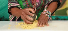 En un encuentro de la verdad, Maura Caldas pidió amor por las tradiciones del Pacífico. 