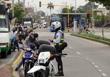 Autoridades sancionan invasión de carriles exclusivos en Cali