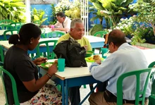 Más de 150 personas se benefician en el Comedor Juan Pablo II 
