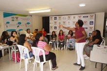 Gerente de la Emru visitó proceso de formación y emprendimiento en el área de renovación urbana