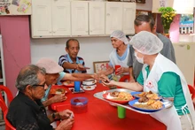 Administración Armitage le cumple a la ciudad en su lucha contra el hambre 