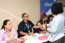 Alcaldía de Cali realizó la tercera entrega de bonos de alimentos a víctimas del conflicto armado