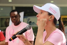Con zumba rosa, caleñas bailaron contra el cáncer de seno