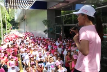 Con zumba rosa, caleñas bailaron contra el cáncer de seno