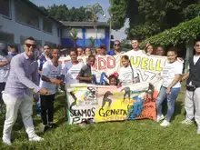 Entre pasos y voces jóvenes de las comunas 13 y 14 le apuestan a la paz y a la reconciliación